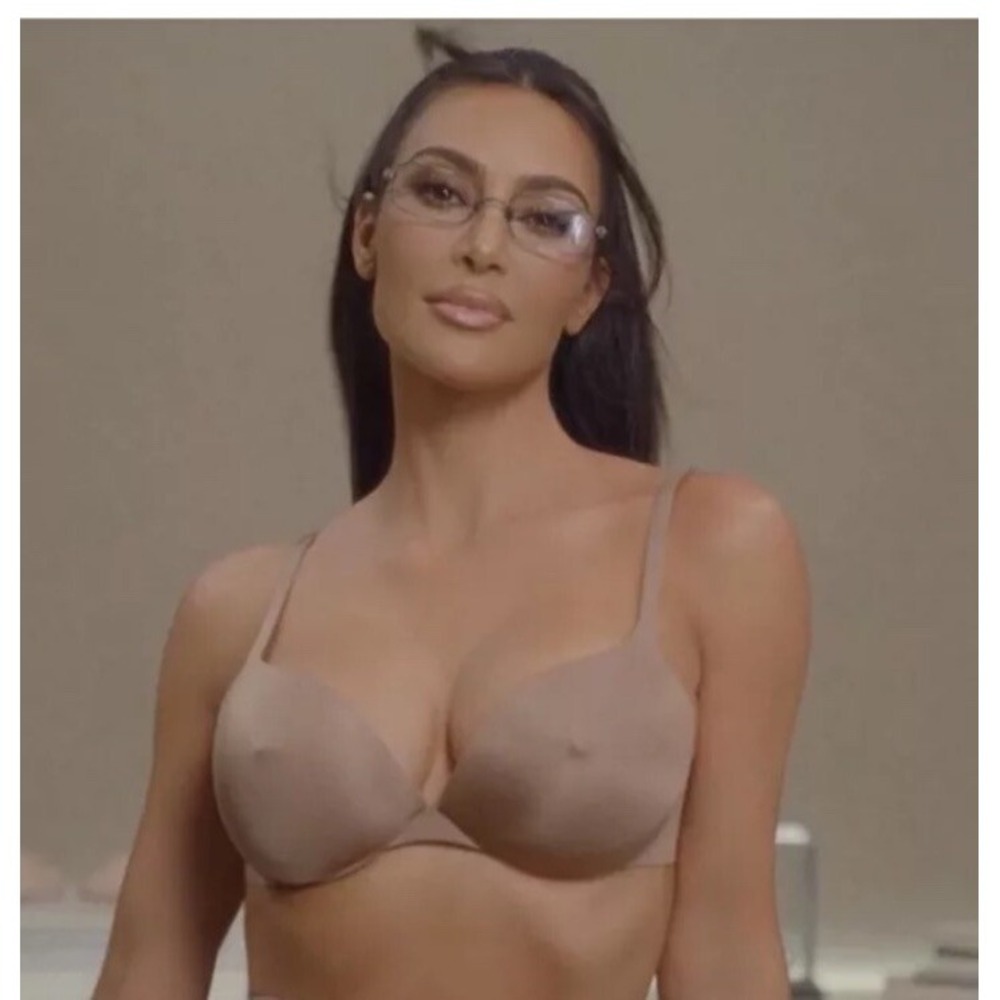 SKIMS Ultimate Bra Nipple Push Up Bra SAND 34D KIM KARDASHIAN 🆕